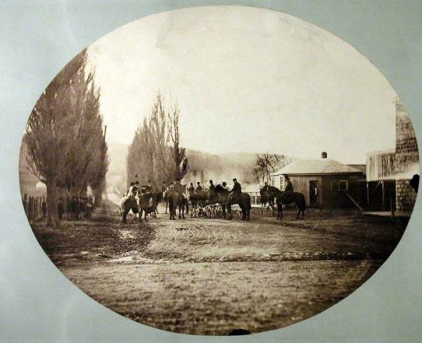 The Montreal Hunt Club at Mile End, 1859 [McCord Museum MP-1978.29.8]